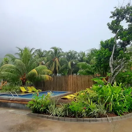 Castaway Lodge