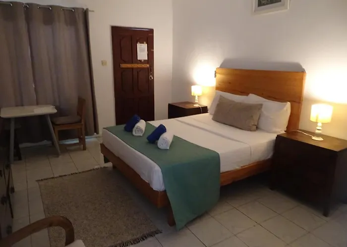 Castaway Lodge
