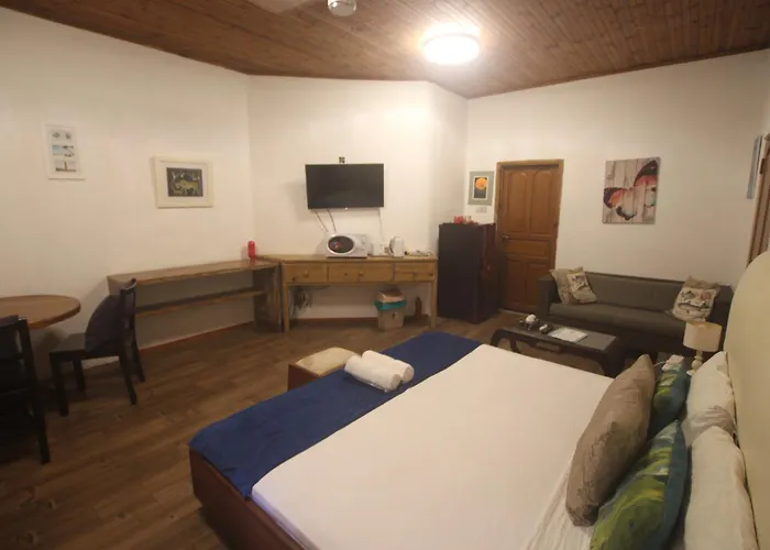 Castaway Lodge
